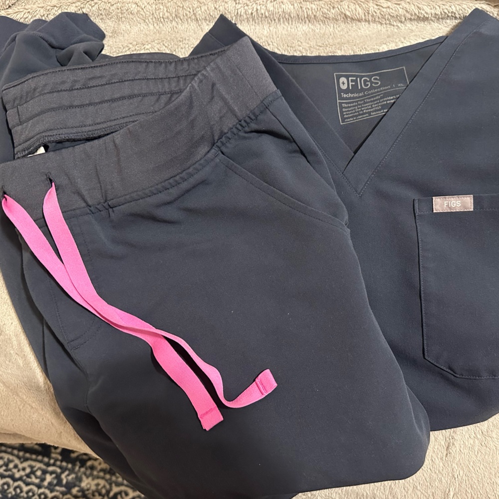 Figs scrubs